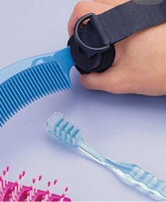 Assistive wrist comb device